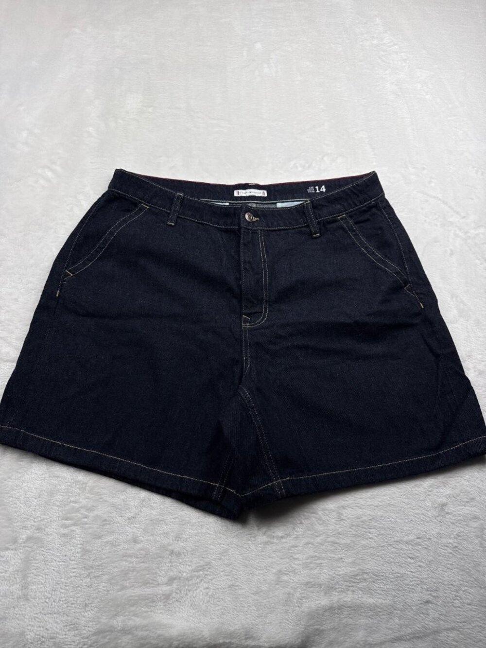 Tommy Hilfiger Womens Dark Wash Denim Shorts Size 14